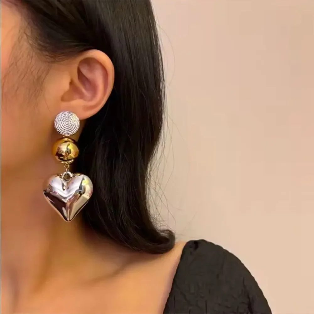 Lustrous Love: Sculptural Mixed-Metal Heart Statement Earrings Antropologie - Picture 3 of 10